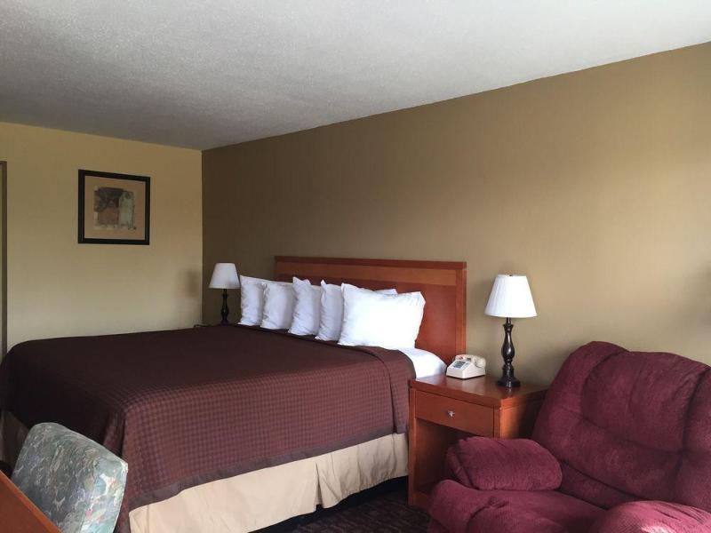 Days Inn By Wyndham Christiansburg Exterior photo